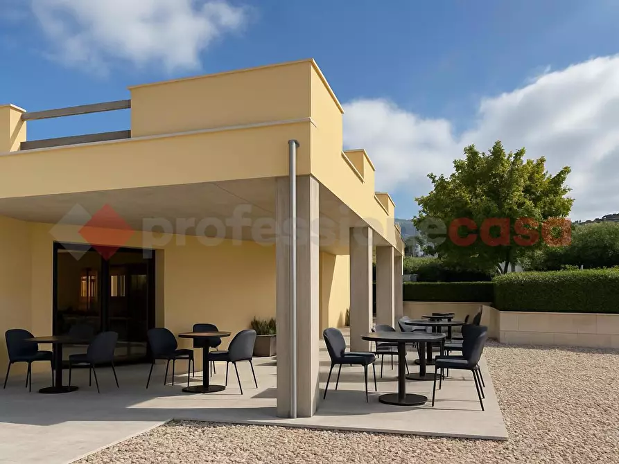 Immagine 3 di Negozio in vendita  in Via la stazza, 1 a Alatri