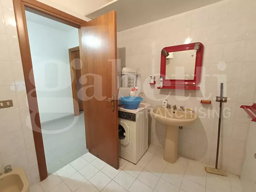 Immagine 18 di Appartamento in vendita  in Viale Cassiodoro, 2 a Squillace