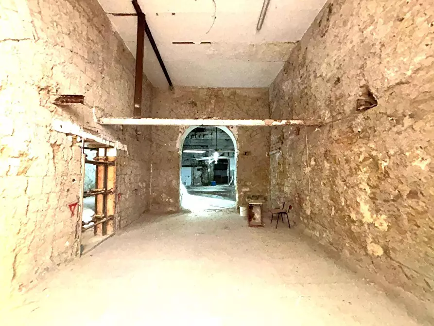 Immagine 5 di Attività commerciale in affitto  in Via sant'arcangelo a baiano, 59 a Napoli