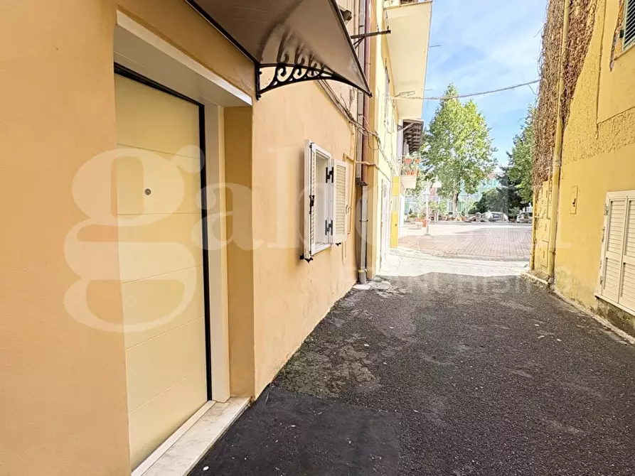 Immagine 3 di Appartamento in vendita  in Piazza San Gioacchino, 8 a Colleferro