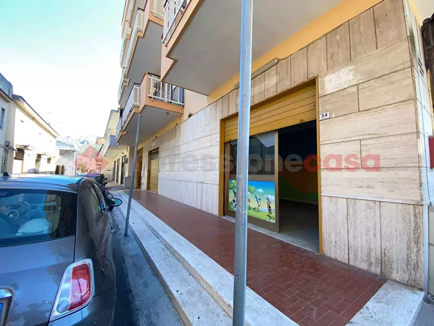 Immagine 4 di Negozio in affitto  in Piazza Bergamo, 22 a Mondragone