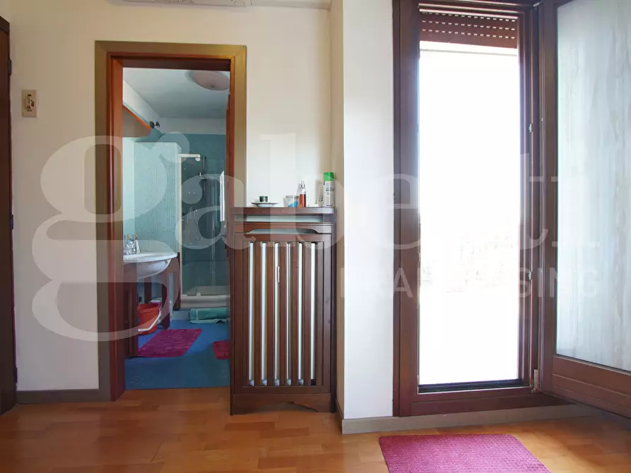 Immagine 17 di Appartamento in vendita  in Viale Giuseppe Garibaldi, . a Venezia