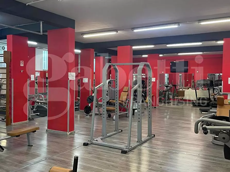 Immagine 15 di Attività commerciale in vendita  in Via A. Santillo, 10 a Orta Di Atella