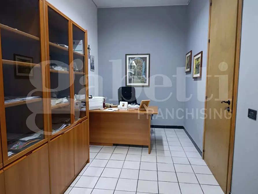 Immagine 9 di Negozio in vendita  in Via Mariannina SchininÃ , 125 a Ragusa