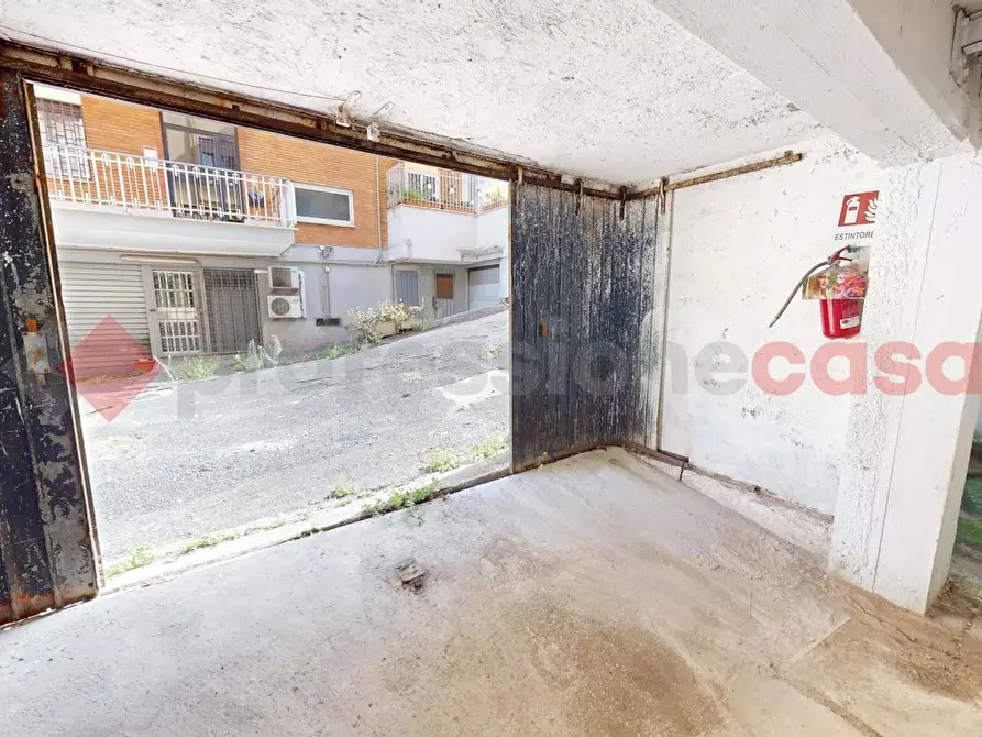 Immagine 2 di Box auto in vendita  in Via dei Castiglioni a Roma