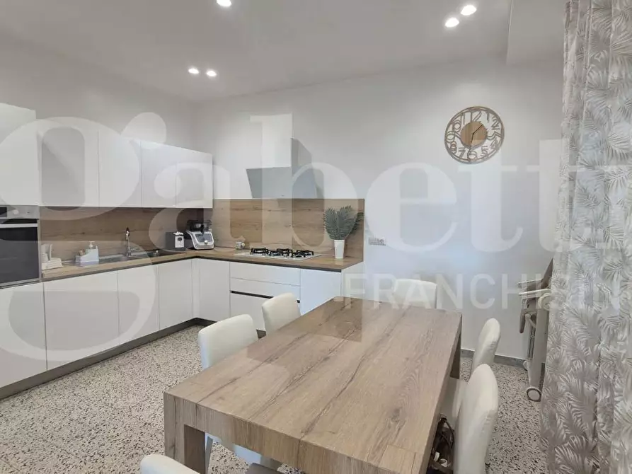 Immagine 45 di Appartamento in vendita  in Via DELLE IV GIORNATE, 37 a Torre Annunziata