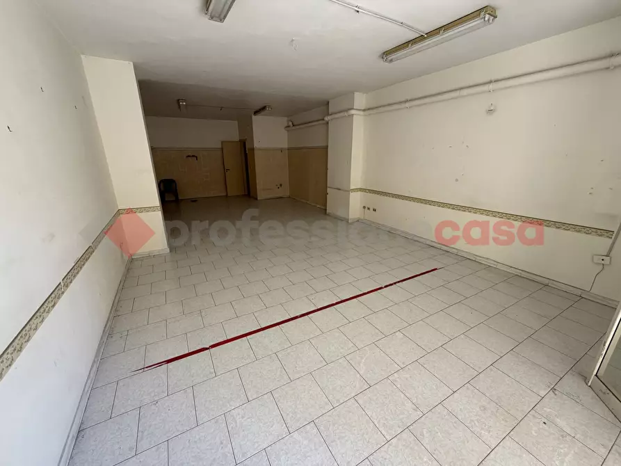 Immagine 13 di Negozio in vendita  in Via Lugnano, snc a Santa Maria Capua Vetere