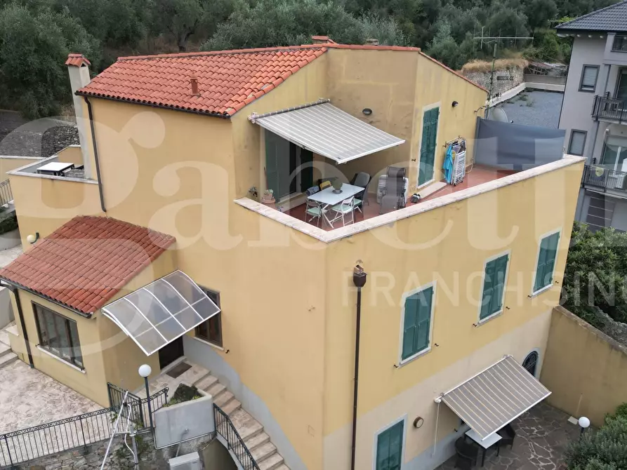 Immagine 4 di Appartamento in vendita  in Via Calvisio a Finale Ligure