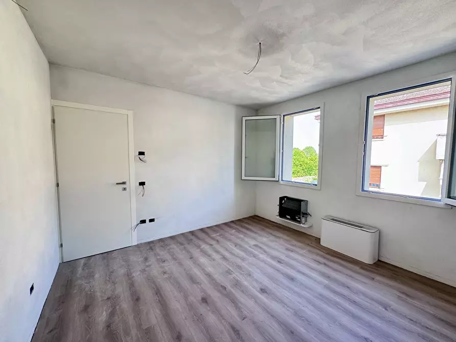 Immagine 11 di Multiproprietà in vendita  in Via Roma, 1 a Castegnero