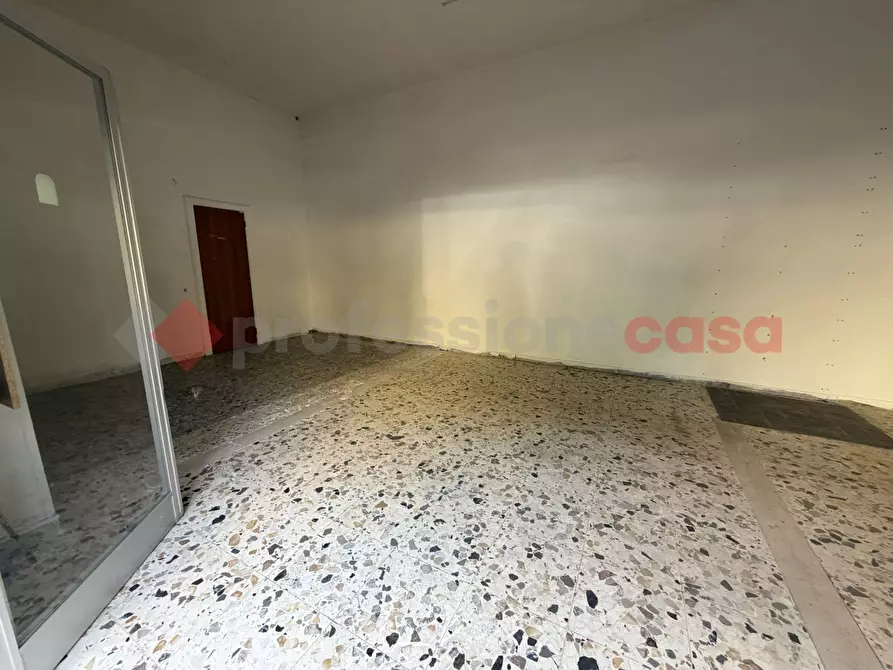 Immagine 4 di Negozio in affitto  in Via Pierantoni, snc a Santa Maria Capua Vetere