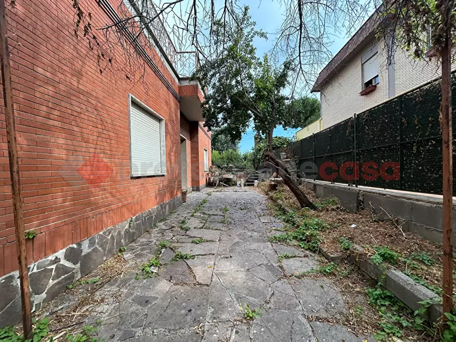 Immagine 16 di Palazzo in vendita  in Via Maltignano a Roma