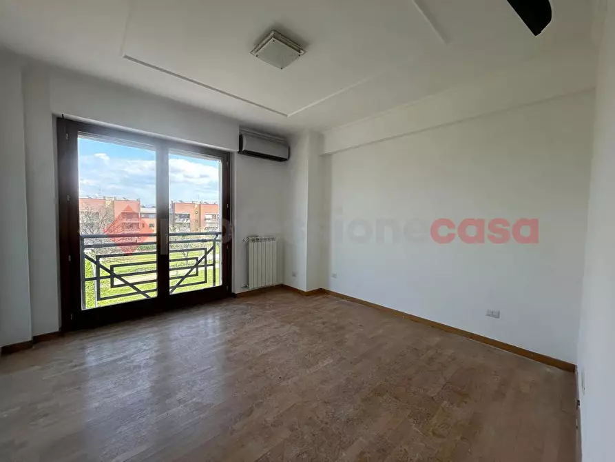 Immagine 8 di Appartamento in vendita  in Via Monsignor Pietro Orsi a Roma