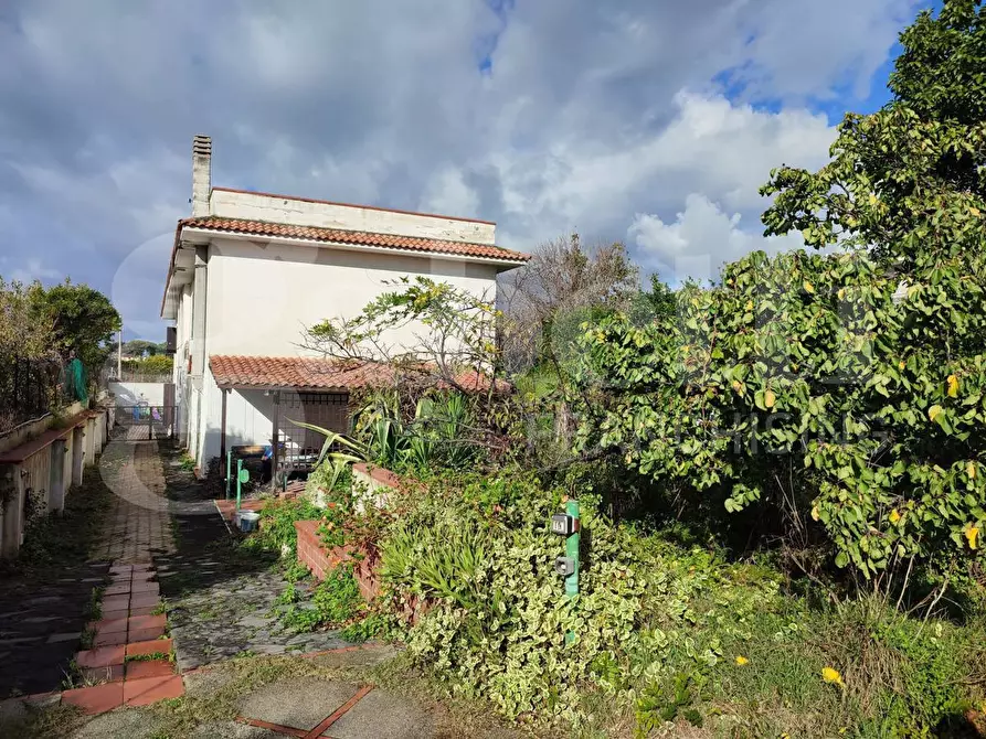 Immagine 4 di Casa indipendente in vendita  in Via Prota, 25 a Torre Annunziata