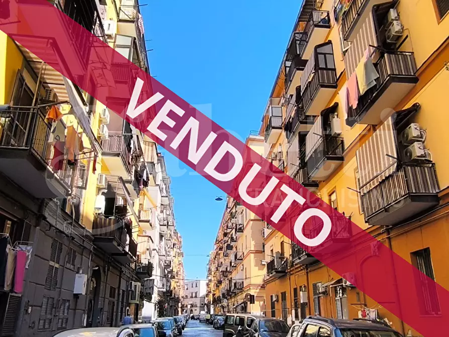 Immagine 1 di Appartamento in vendita  in Via Sant' Attanasio a Napoli