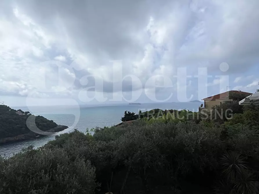 Immagine 10 di Villa in vendita  in Via carpanini, 4 a Lerici