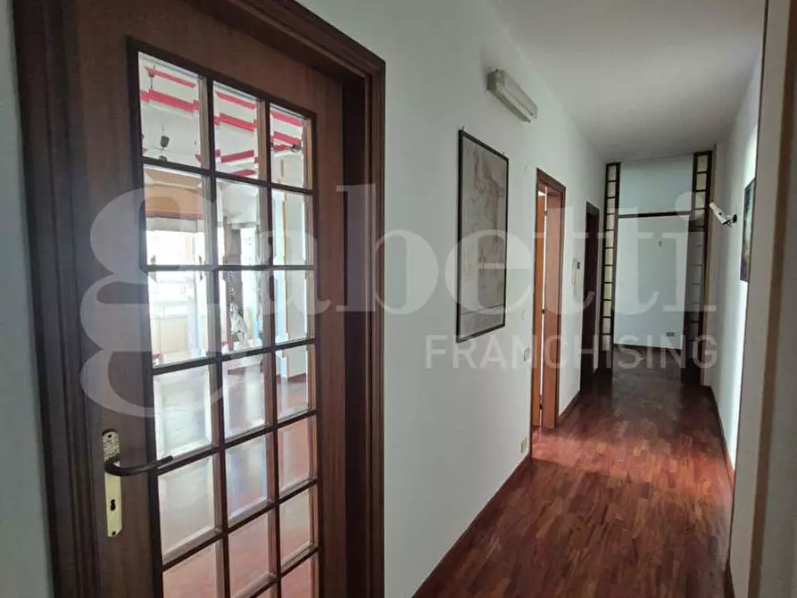 Immagine 7 di Appartamento in vendita  in Corso Umberto I, 221 a Torre Annunziata