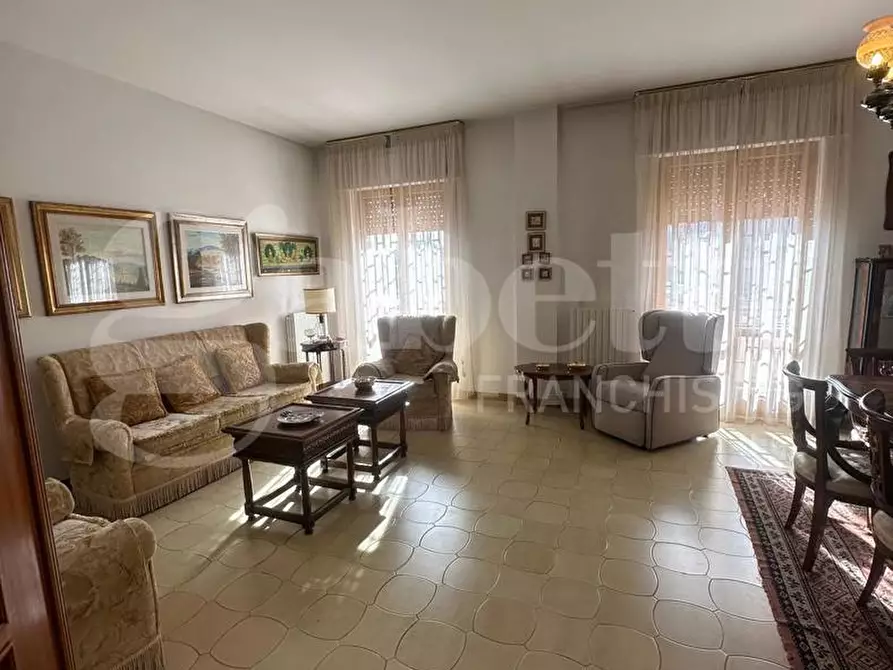 Immagine 9 di Ufficio in affitto  in Via Nino Sansone a Ostuni