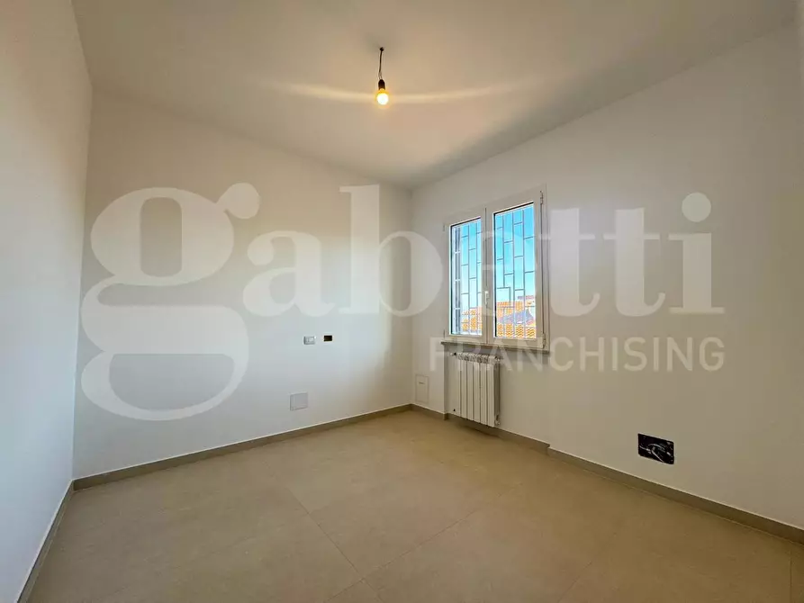 Immagine 19 di Villa in vendita  in Viale piave, 76 a Ardea