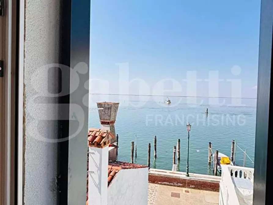 Immagine 1 di Multiproprietà in vendita  in Via ISOLA DI PELLETRINA Calle Chiesa Ognisanti a Venezia