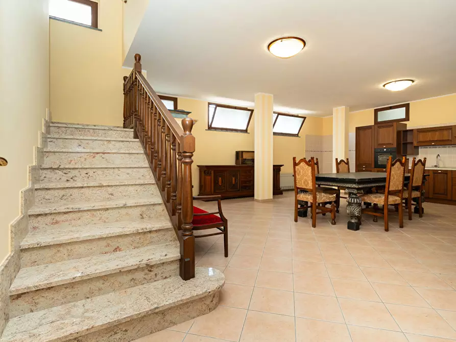 Immagine 37 di Villa in vendita  in Viale Veneto a Orbassano
