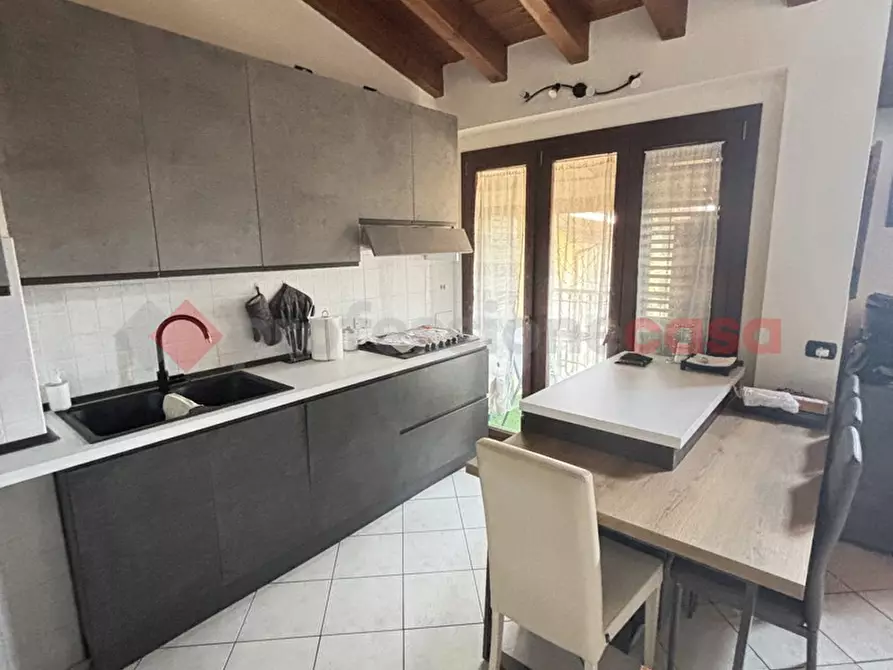 Immagine 9 di Appartamento in vendita  in Via RIMEMBRANZE, 27 a Landriano