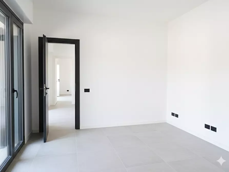 Immagine 12 di Appartamento in vendita  in Via Bassa Tambura a Massa