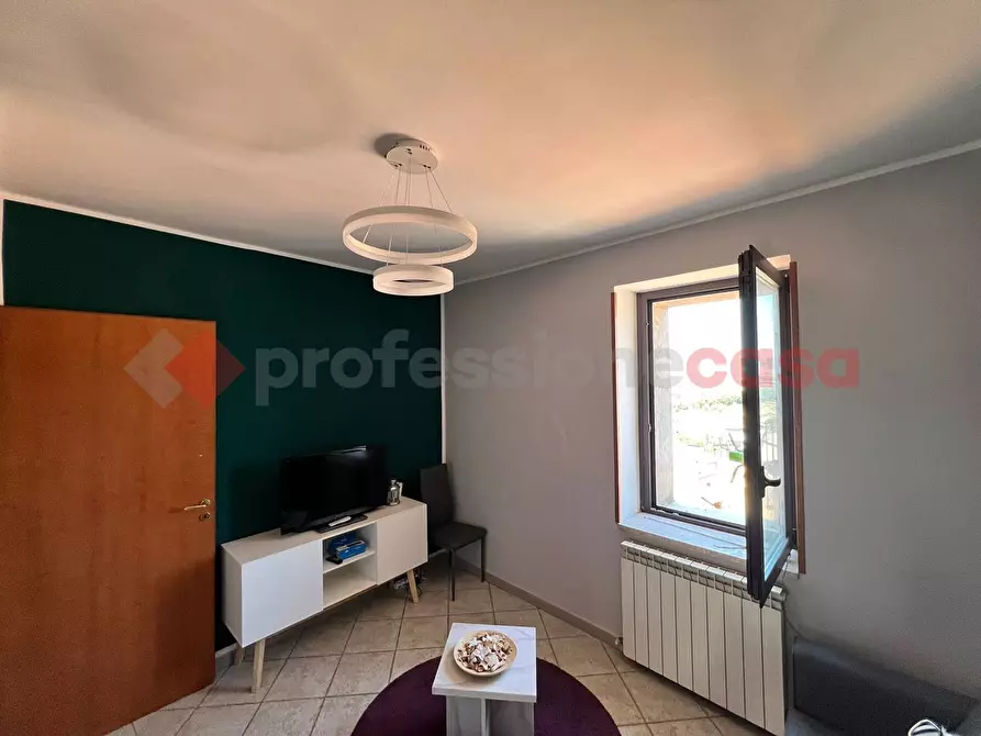 Immagine 1 di Appartamento in vendita  in Via APPARTAMENTO INDIPENDENTE VIA VITTORIO EMANUELE 33, 33 a Tito