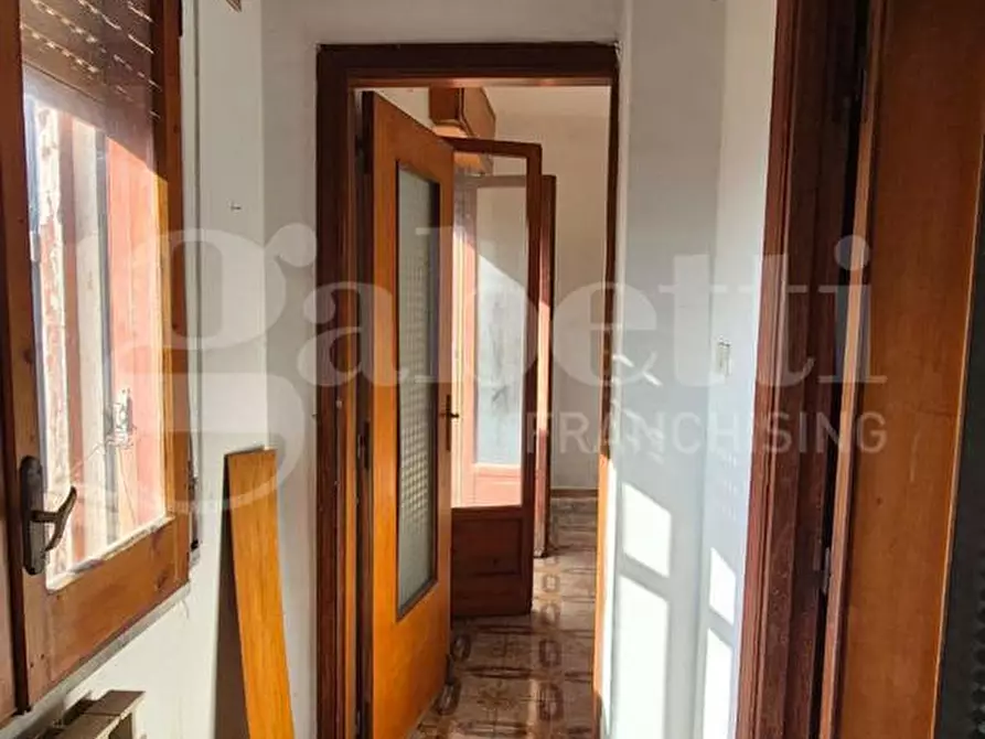 Immagine 42 di Palazzo in vendita  in Via L. Giordano, 38 a Boscotrecase