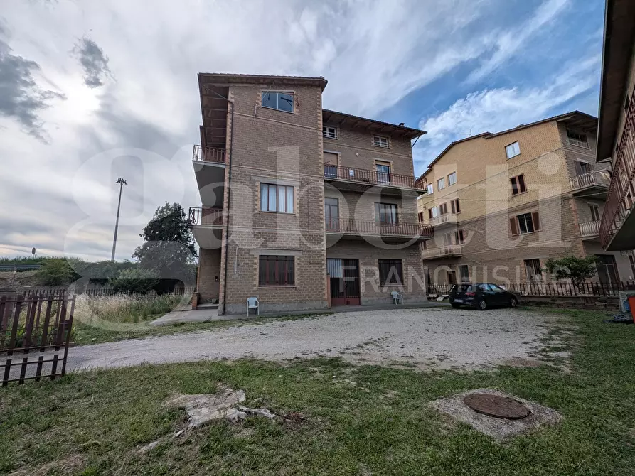 Immagine 1 di Casa indipendente in vendita  in Via G.MATTEOTTI, 32 a Deruta