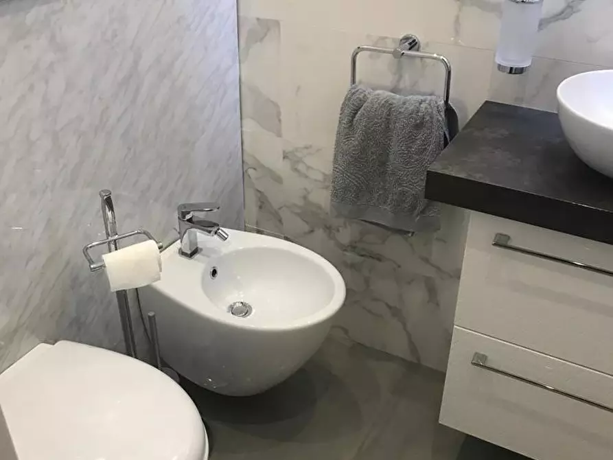 Immagine 11 di Appartamento in affitto  in Via Maresca a Torre Annunziata