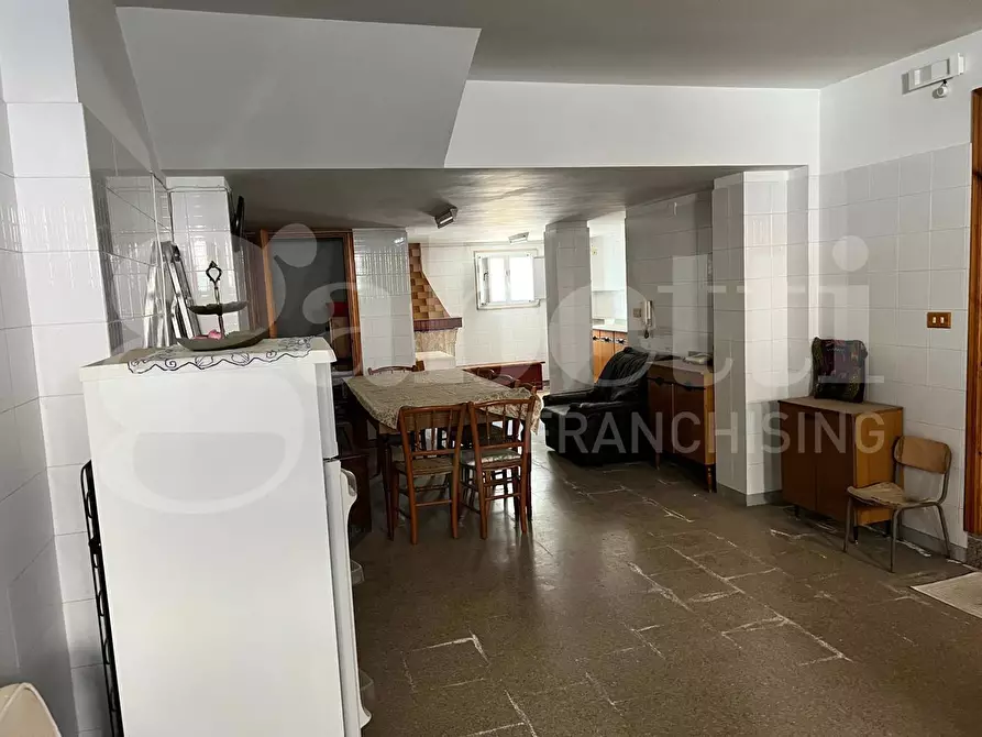 Immagine 21 di Palazzo in vendita  in Via RIMEMBRANZE, 131 a Montemesola