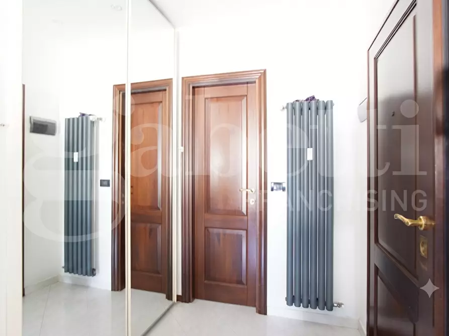 Immagine 6 di Appartamento in vendita  in Via Roma, . a Venezia