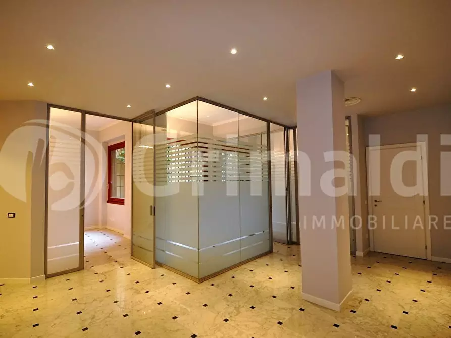 Immagine 3 di Ufficio in affitto  in Via Foro Buonaparte, 12 a Milano