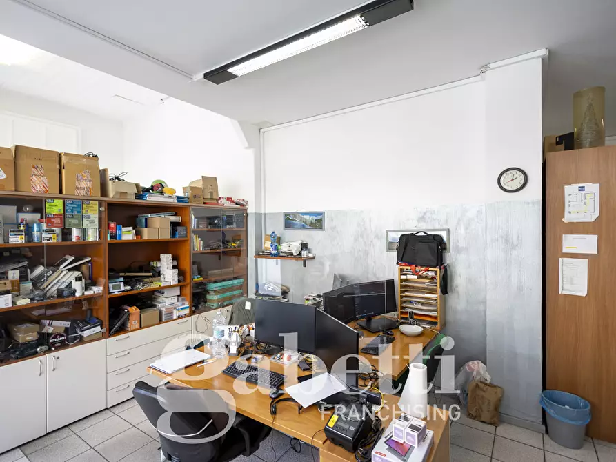 Immagine 8 di Negozio in vendita  in Via Vandalino, 142 a Torino