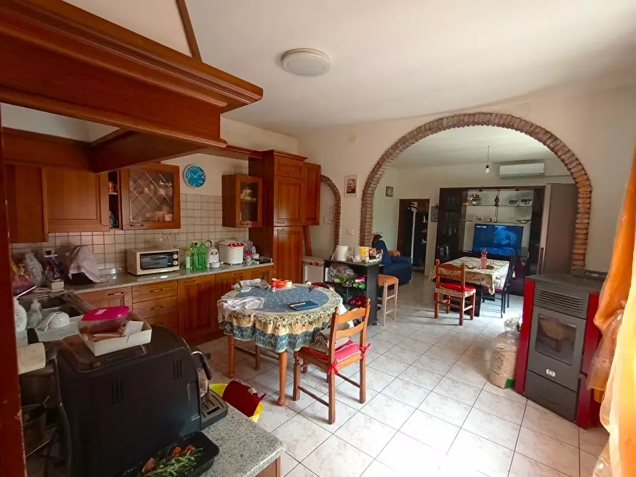 Immagine 1 di Casa indipendente in vendita  in Via CAVARZERE  Via dei Martiri, 59 a Cavarzere
