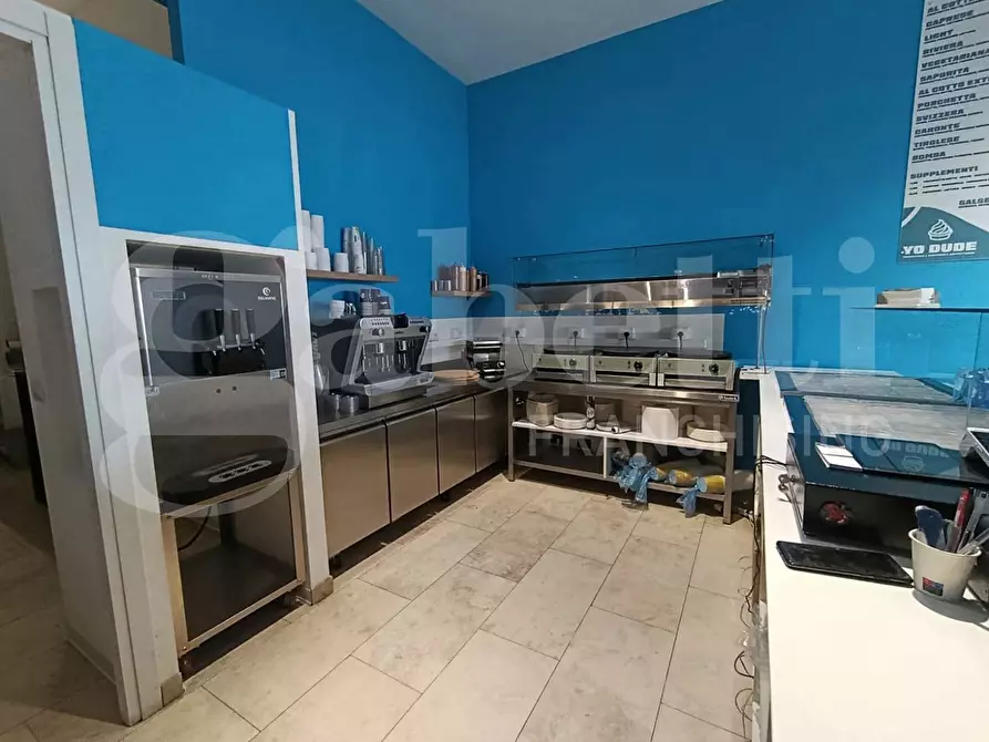 Immagine 19 di Laboratorio in vendita  in Via LUNGOMARE ANDREA DORIA, 68 a Ragusa