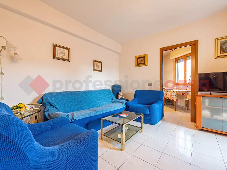 Immagine 2 di Appartamento in vendita  in Via Cinquefrondi, 115 a Roma