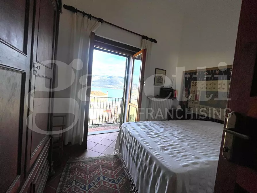 Immagine 16 di Appartamento in vendita  in Via Salita degli Albito, 36 a Gaeta