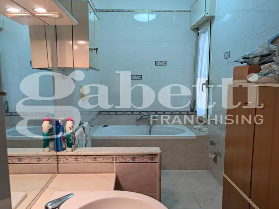 Immagine 15 di Appartamento in vendita  in Via Cesare Oddone a Foggia