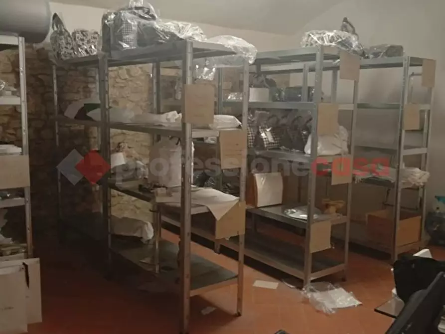 Immagine 10 di Negozio in vendita  in Via MAGGIO a Firenze