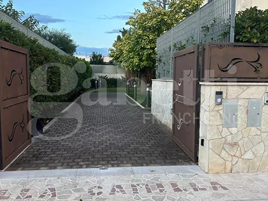 Immagine 28 di Villa in vendita  in Via Lisbona a Carovigno