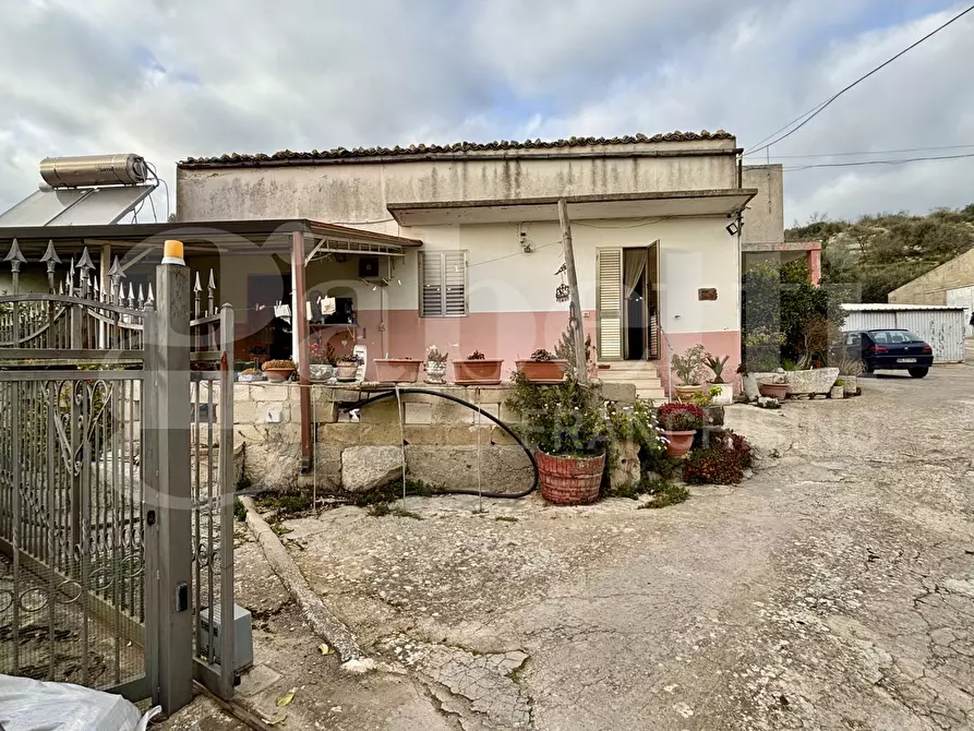 Immagine 32 di Villa in vendita  in Contrada San Giacomo, snc a Ragusa