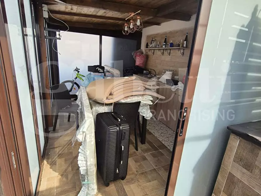 Immagine 12 di Appartamento in vendita  in Vico II s.m. avvocata a Napoli