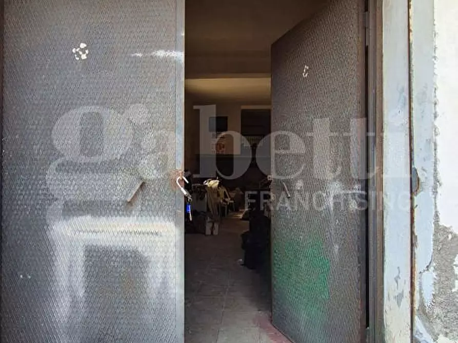 Immagine 3 di Magazzino in affitto  in Via Dante, 25 a Torre Annunziata