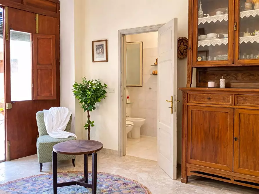 Immagine 10 di Casa indipendente in vendita  in Via ROSOLINO PILO, 24 a Pachino