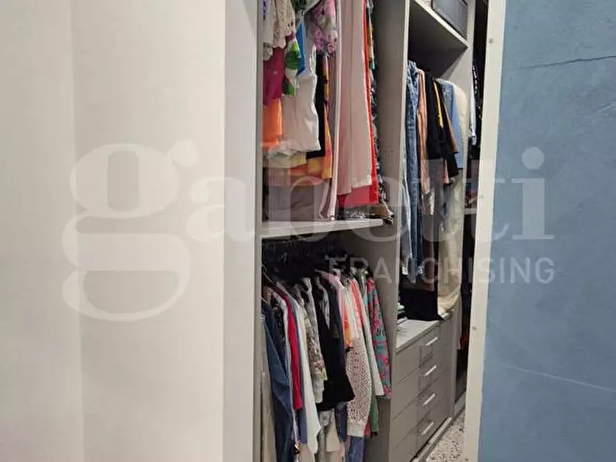 Immagine 22 di Appartamento in vendita  in Via DELLE IV GIORNATE, 37 a Torre Annunziata