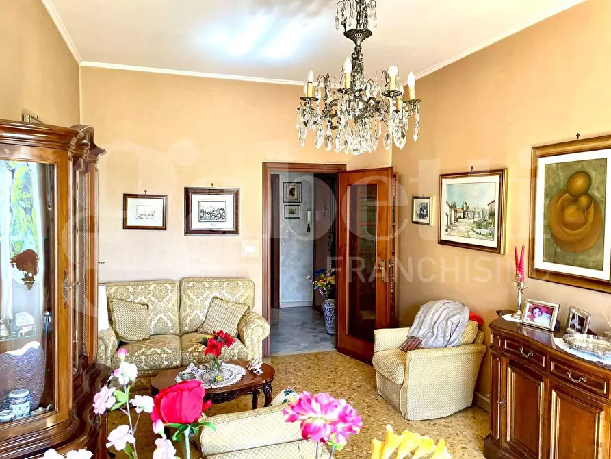 Immagine 3 di Appartamento in vendita  in Via MARCO BESSO, 10 a Roma