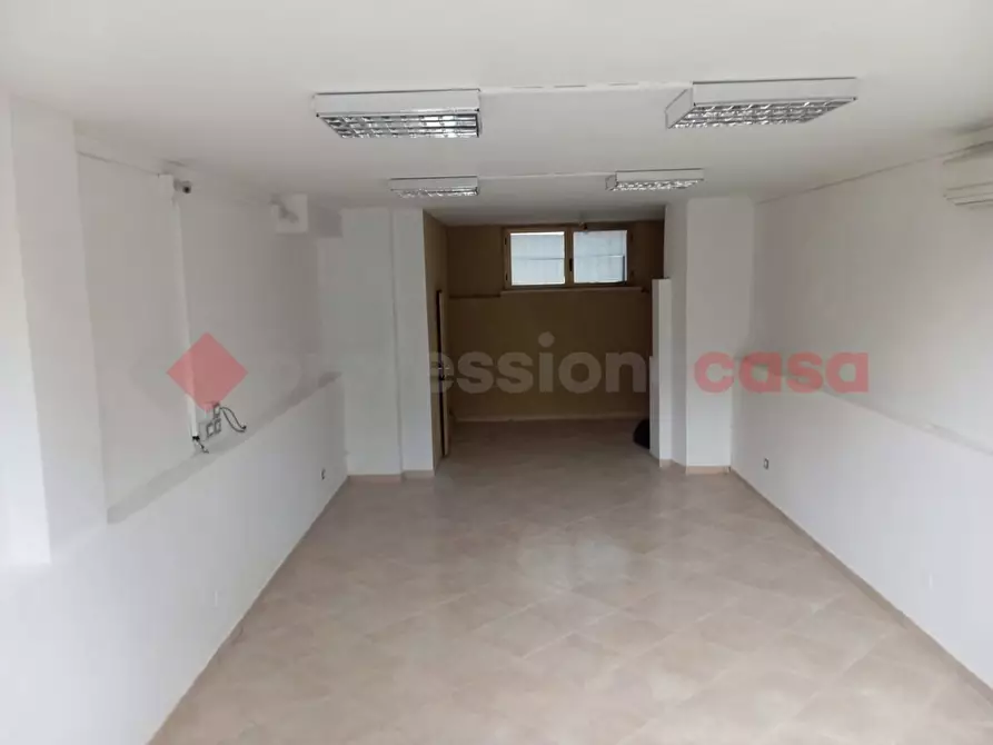 Immagine 6 di Negozio in affitto  in Via Trento e Trieste a Spoleto