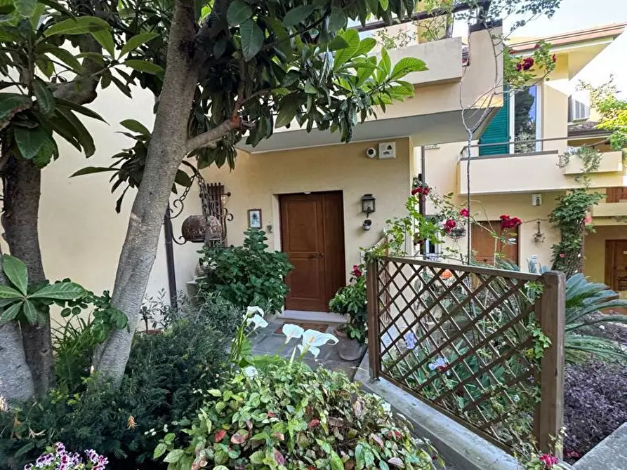 Immagine 26 di Casa quadrifamiliare in vendita  in Via dei Pini, - a Riccione