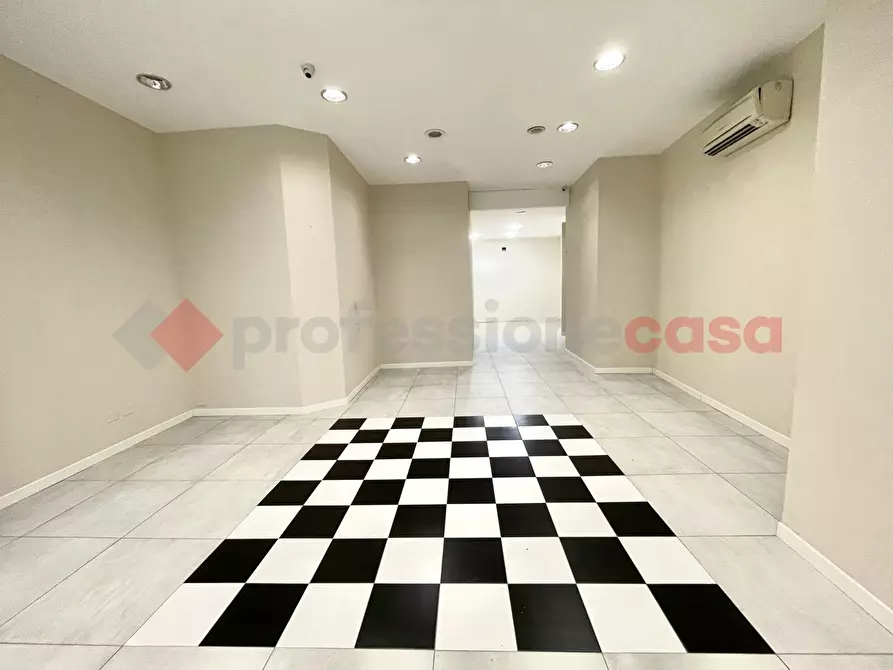 Immagine 2 di Negozio in affitto  in Via del Circo, 19 a Perugia